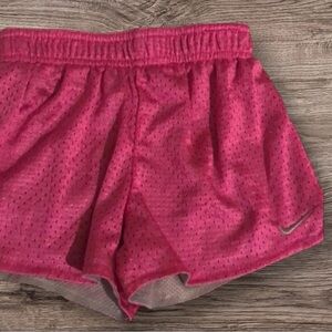 NIKE EUC GIRLS PINK SHORTS BOTTOMS SUMMER SPRING ATHLETIC BEACH CASUAL SIZE 6X